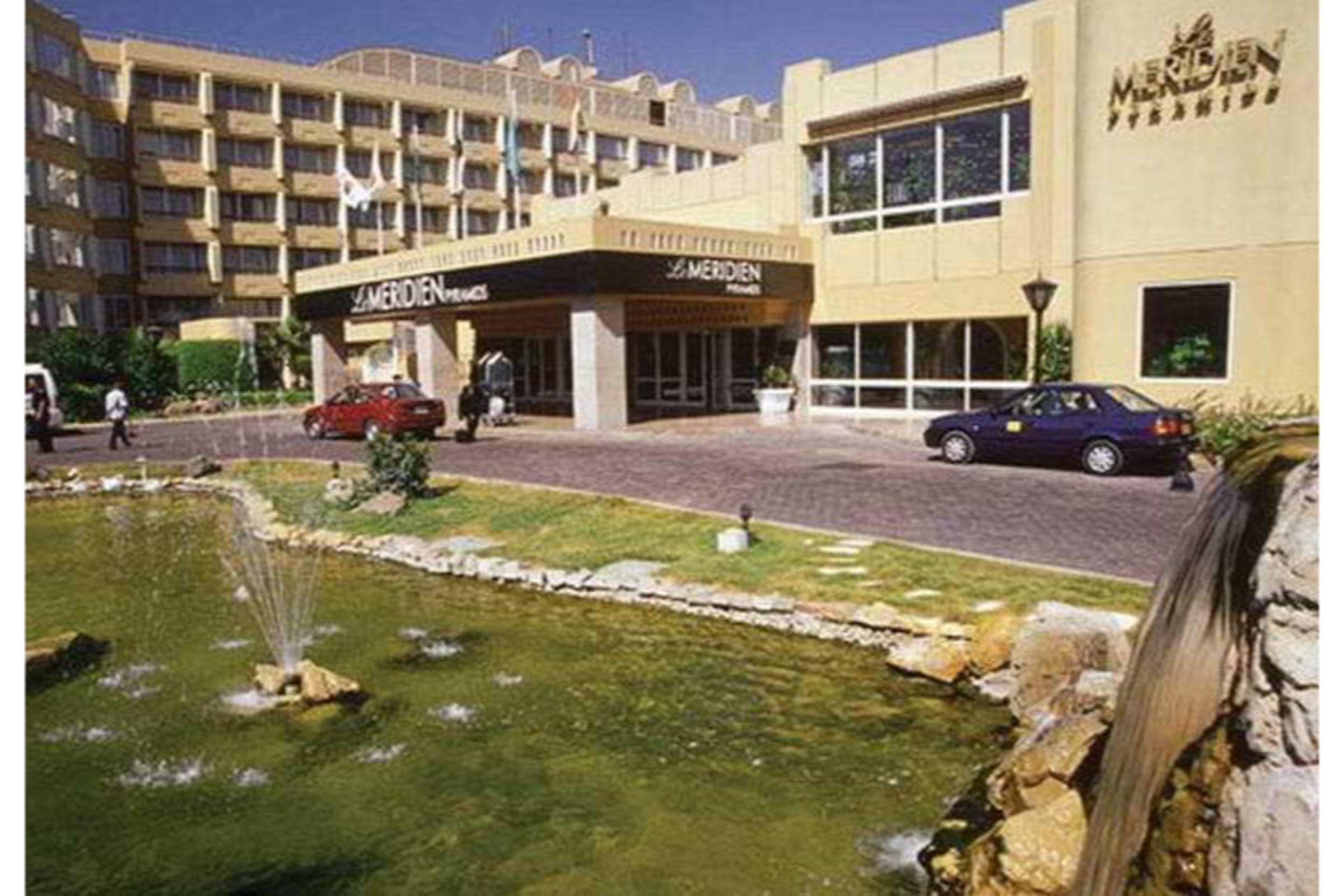 Le Meridien Pyramids Hotel & Spa Giza Exterior foto